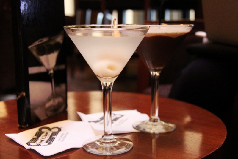 brasserie-CABRIS-min_martini_bar_lychee_chocolate_alcohol_liquor_happy_hour_happy-910161